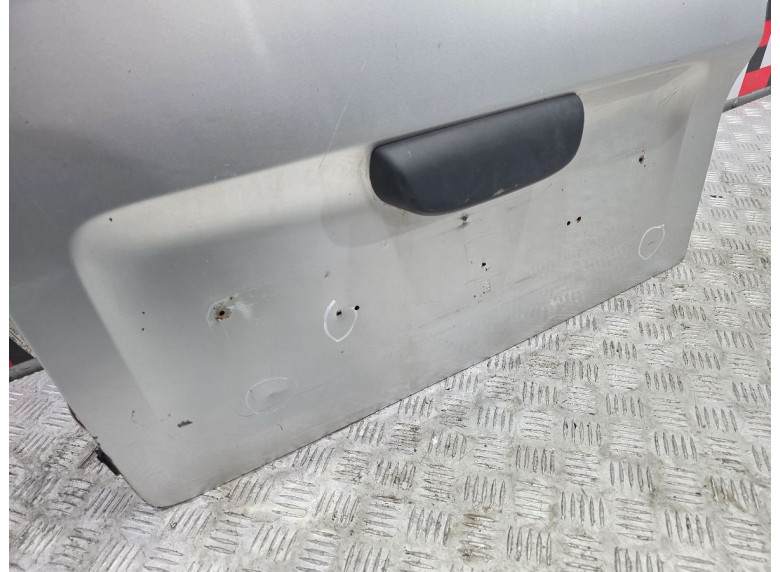 Дверь задняя распашная левая к Renault Trafic, 2004г.