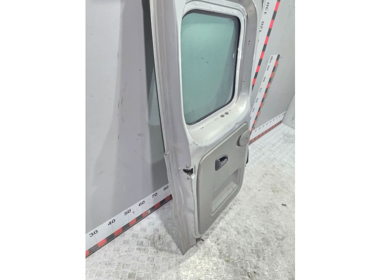 Дверь задняя распашная левая к Renault Trafic, 2004г.