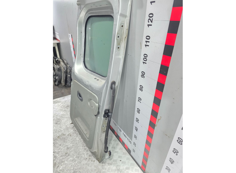 Дверь задняя распашная левая к Renault Trafic, 2004г.