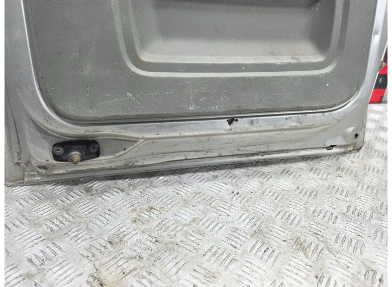 Дверь задняя распашная левая к Renault Trafic, 2004г.