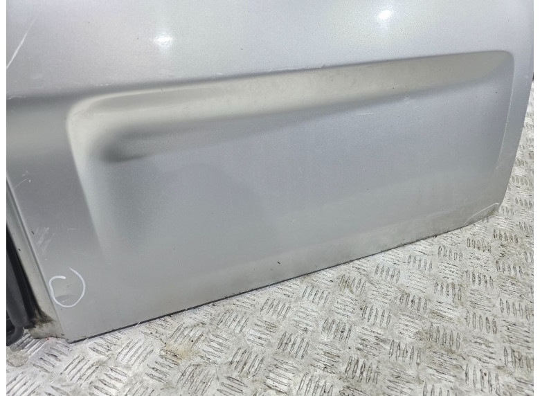 Дверь задняя распашная правая к Opel Vivaro, 2004г.