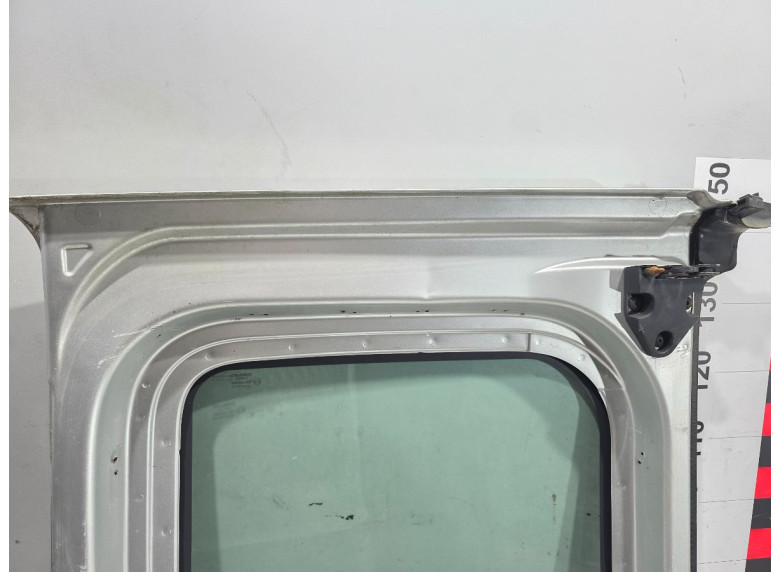 Дверь задняя распашная правая к Opel Vivaro, 2004г.