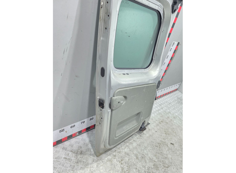 Дверь задняя распашная правая к Opel Vivaro, 2004г.