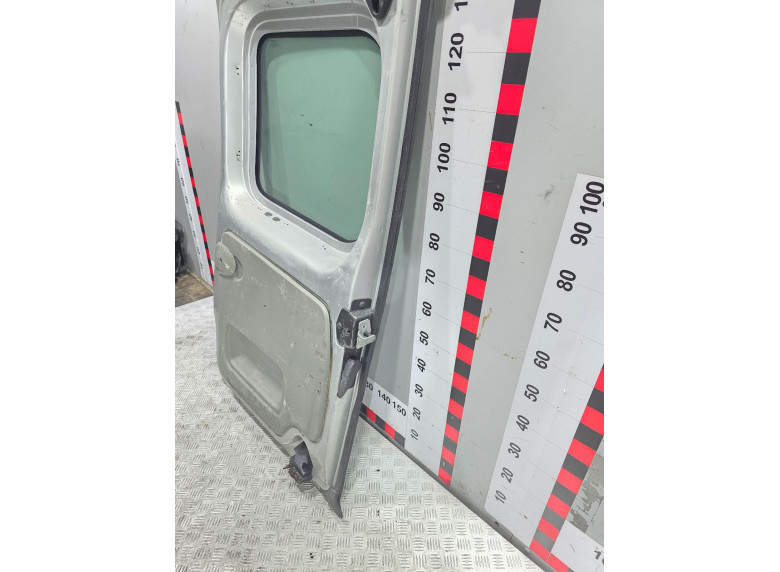 Дверь задняя распашная правая к Opel Vivaro, 2004г.