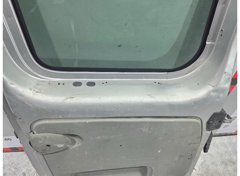 Дверь задняя распашная правая к Opel Vivaro, 2004г.