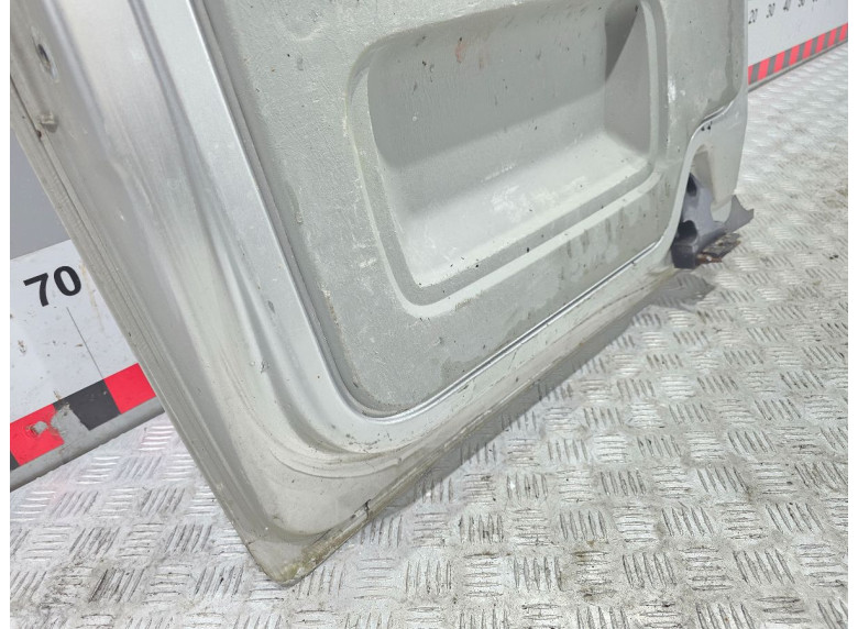 Дверь задняя распашная правая к Opel Vivaro, 2004г.