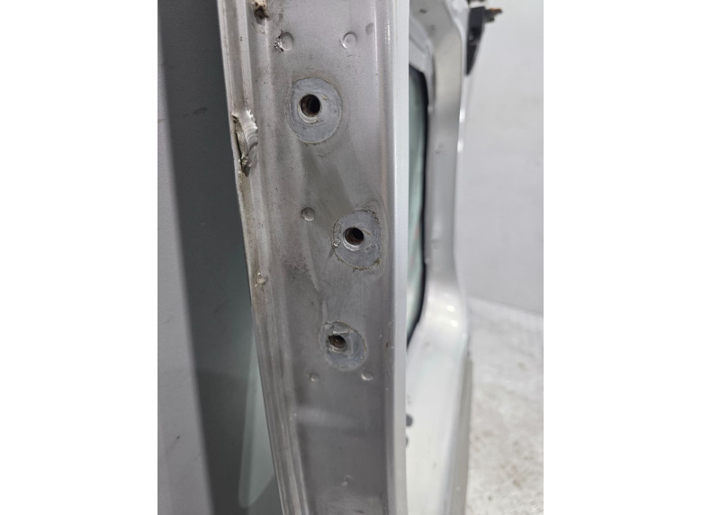 Дверь задняя распашная правая к Opel Vivaro, 2004г.