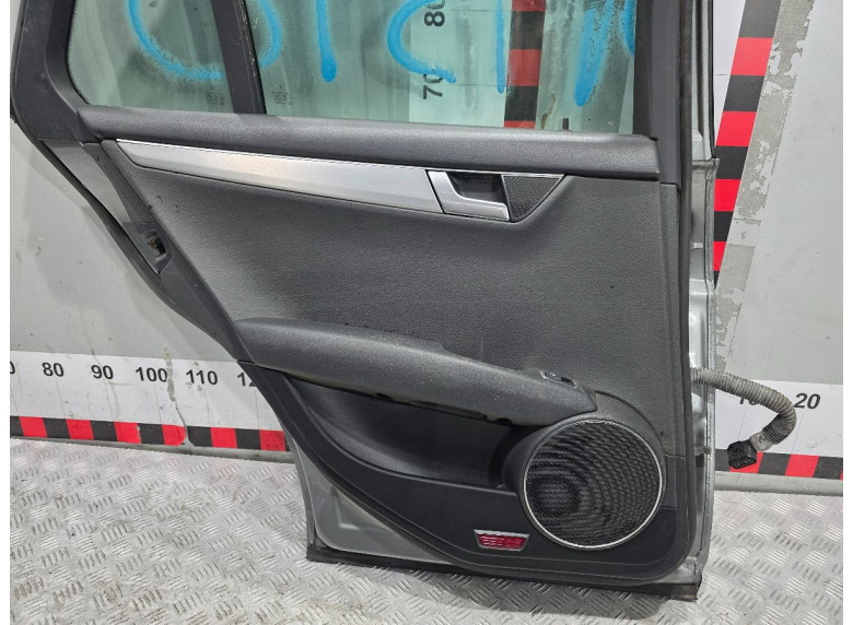 Обшивка двери задней левой (дверная карта) к Mercedes C W204, 2012г.