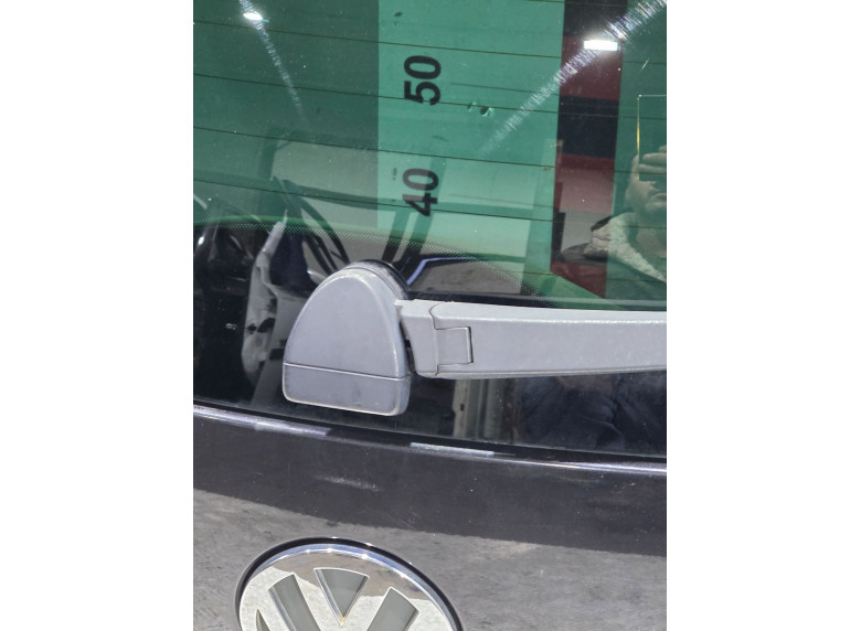 Моторчик заднего стеклоочистителя (дворника) к Volkswagen Touareg, 2005г.