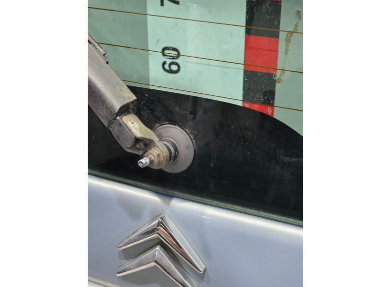 Моторчик заднего стеклоочистителя (дворника) к Peugeot Partner