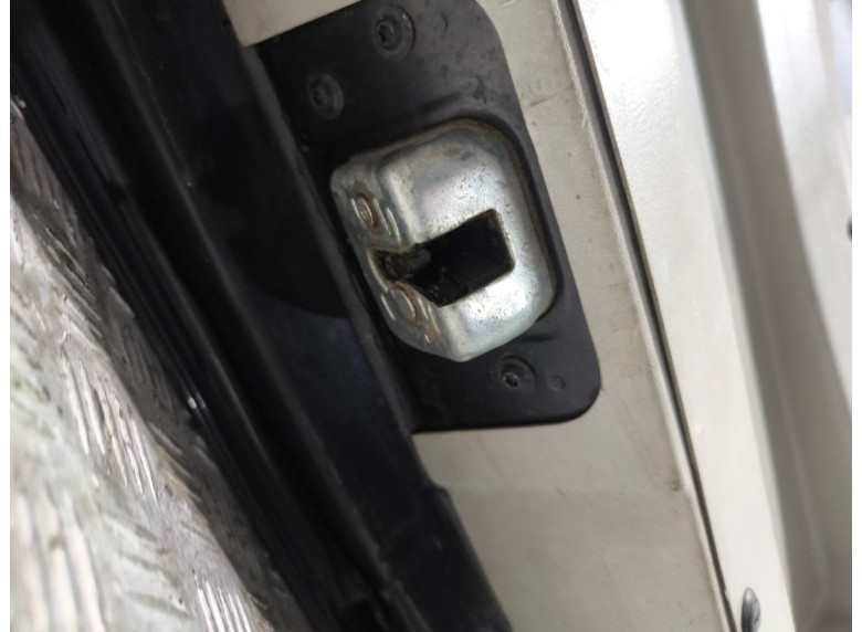 Замок багажника к Chrysler Voyager, 2010г.