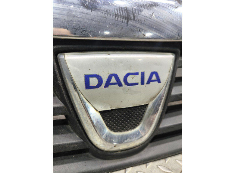 Решетка радиатора к Dacia Sandero, 2008г.