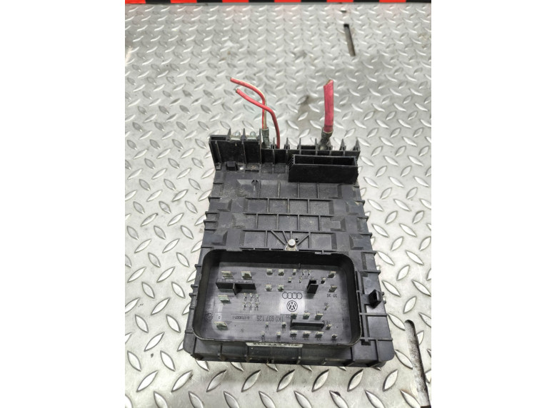 Блок предохранителей к Volkswagen Golf, 2005г.