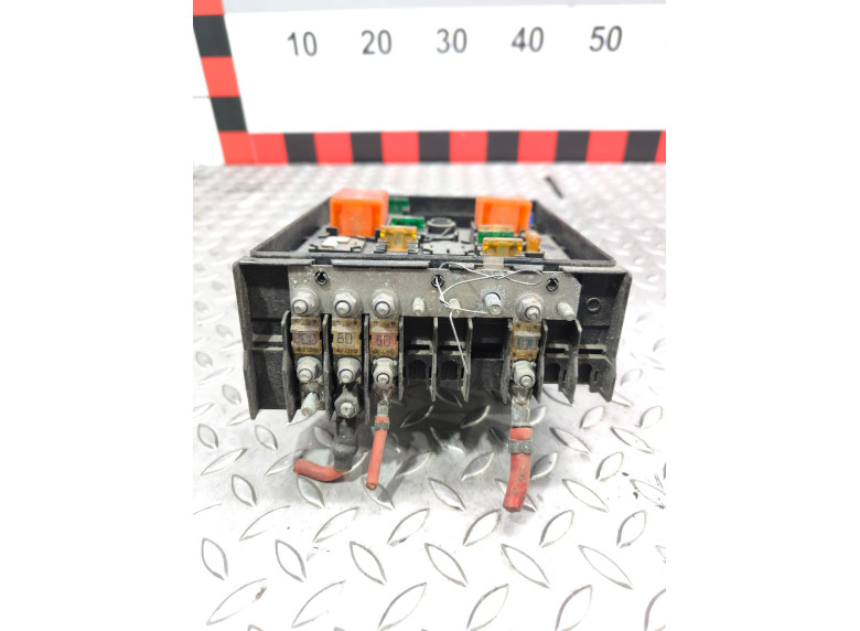 Блок предохранителей к Volkswagen Touran, 2005г.