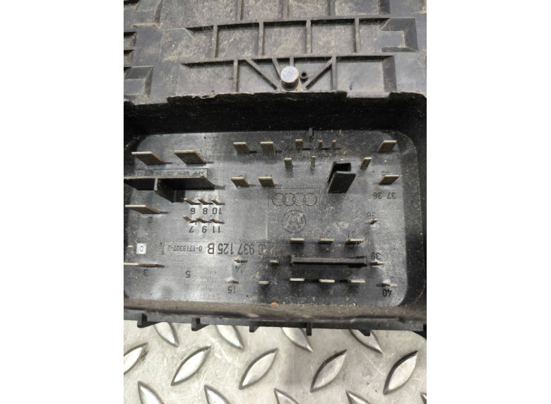 Блок предохранителей к Volkswagen Golf, 2008г.