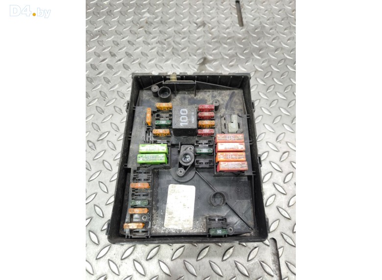 Блок предохранителей к Volkswagen Jetta undefined г.