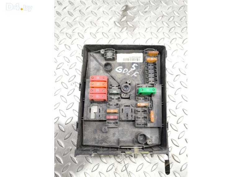 Блок предохранителей к Volkswagen Jetta undefined г.