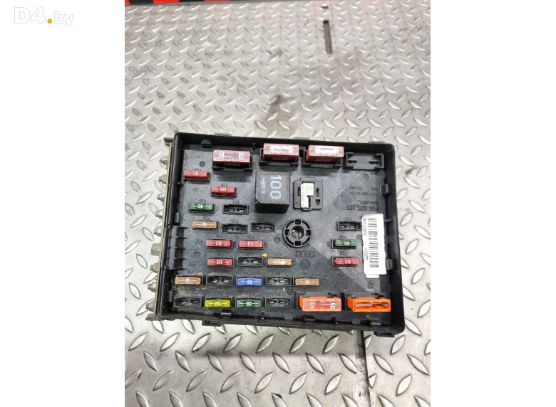 Блок предохранителей к Volkswagen Passat undefined г.