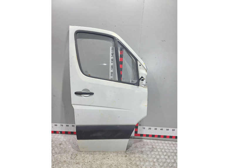 Дверь передняя правая к Mercedes Sprinter