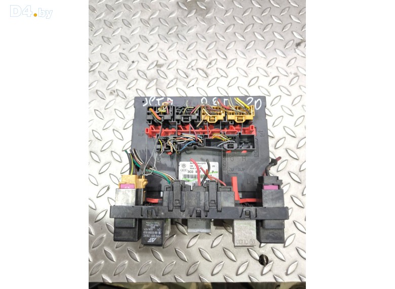 Блок бортовой сети (блок управления BCM) к Volkswagen Jetta undefined г.