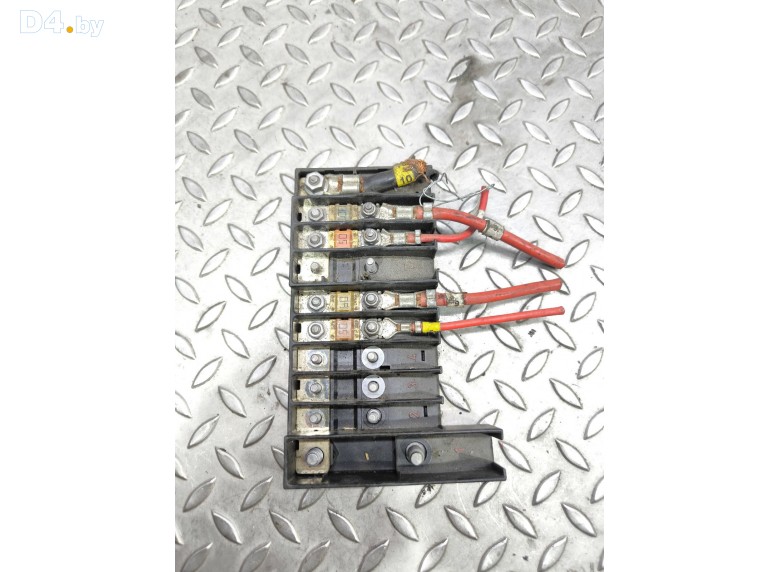 Блок предохранителей к Volkswagen Transporter undefined г.