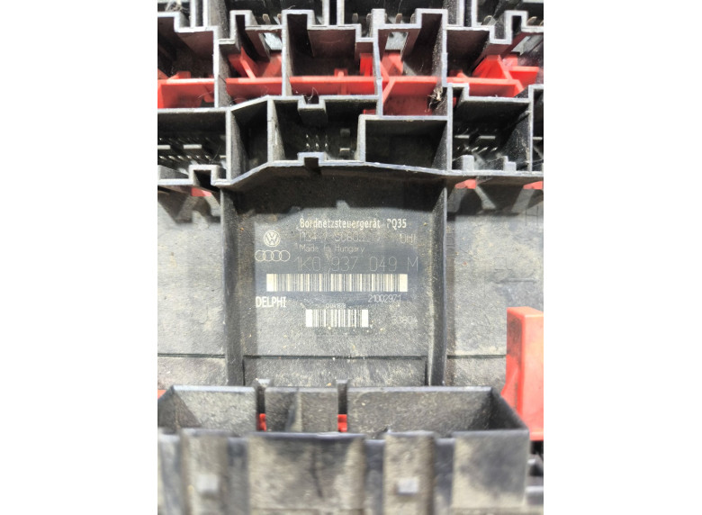 Блок бортовой сети (блок управления BCM) к Volkswagen Golf, 2004г.