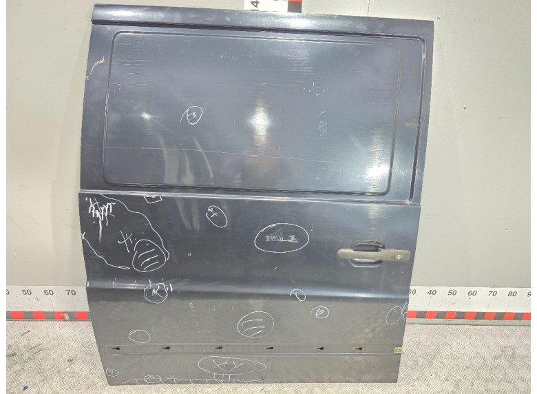 Дверь сдвижная правая к Mercedes Vito W638