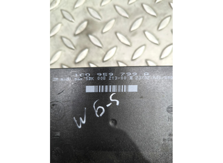 Блок комфорта к Volkswagen Passat, 2002г.