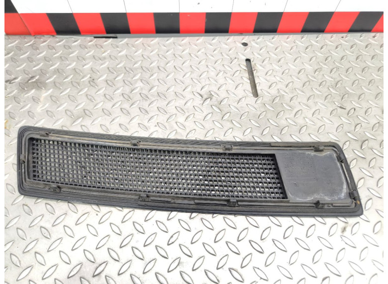 Решетка капота к Renault Trafic, 2006г.