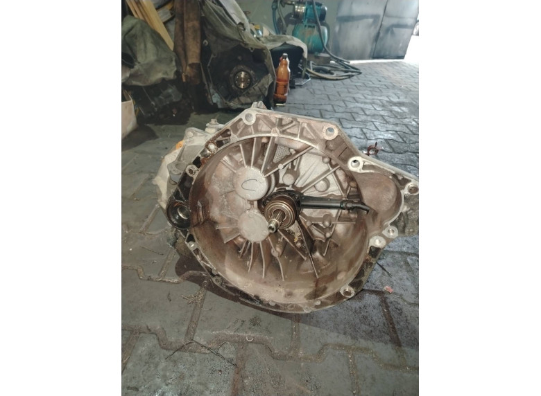 КПП механическая (МКПП) к Renault Trafic, 2005г.