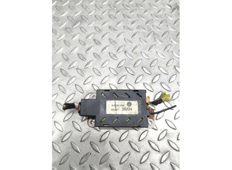 Усилитель антенны к Volkswagen Golf, 2005г.