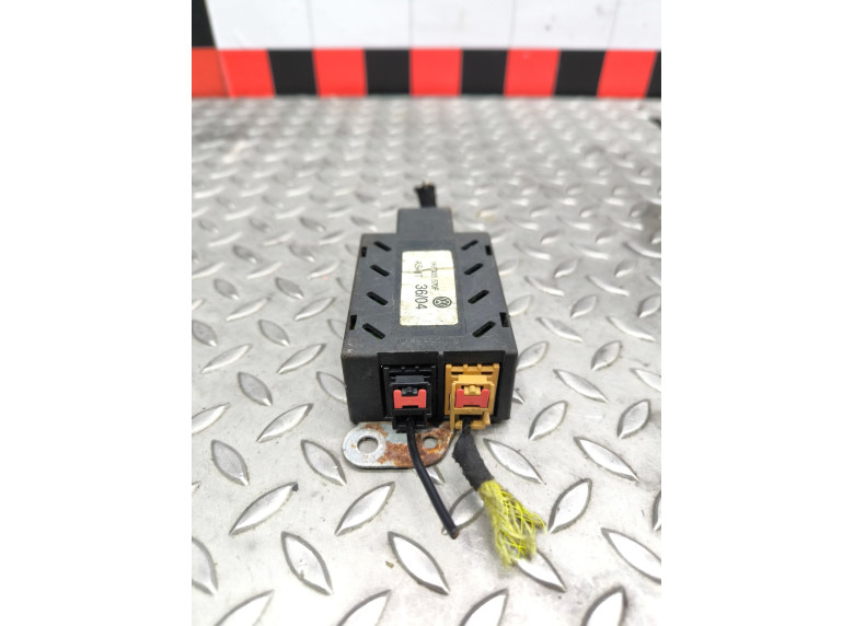 Усилитель антенны к Volkswagen Golf, 2005г.