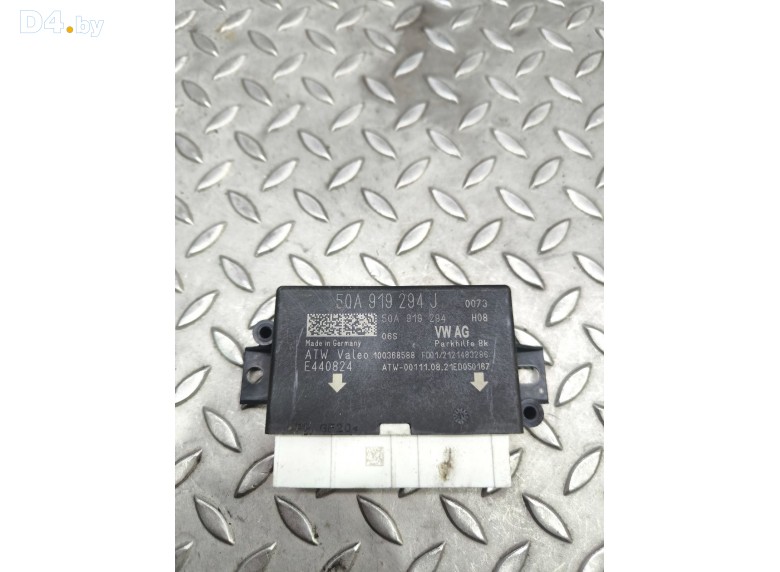 Блок управления парктрониками к Skoda Scala undefined г.