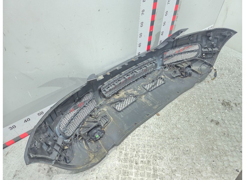 Бампер передний к Volkswagen Touareg, 2004г.