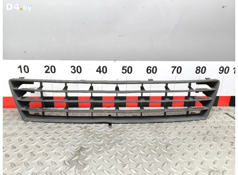 Заглушка (решетка) в бампер передний к Volkswagen GolfPlus undefined г.