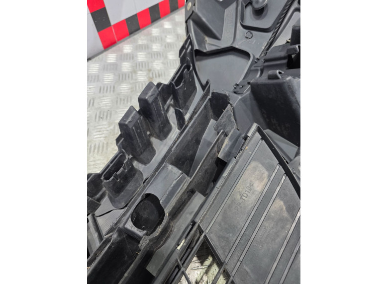 Бампер передний к Renault Megane, 2010г.