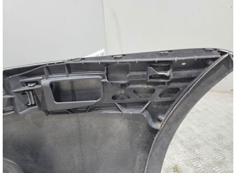 Бампер передний к Volkswagen Golf, 2006г.