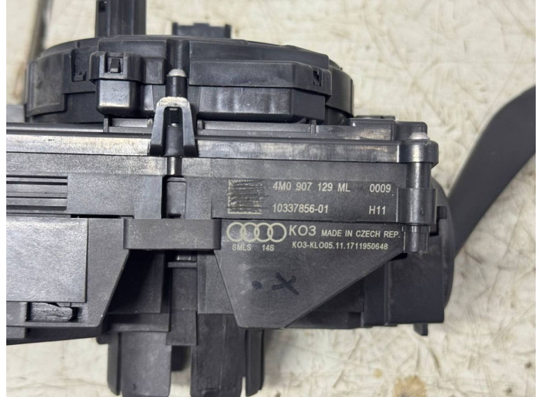 Переключатель подрулевой (стрекоза) к Audi A4, 2017г.