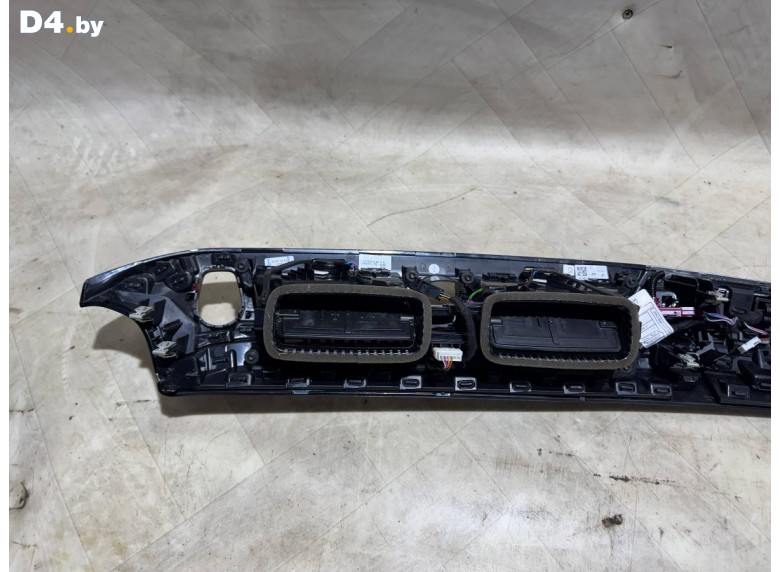 Накладка декоративная на торпедо к Накладка декоративная на торпедо к BMW M5F90 undefined г. M5 F90