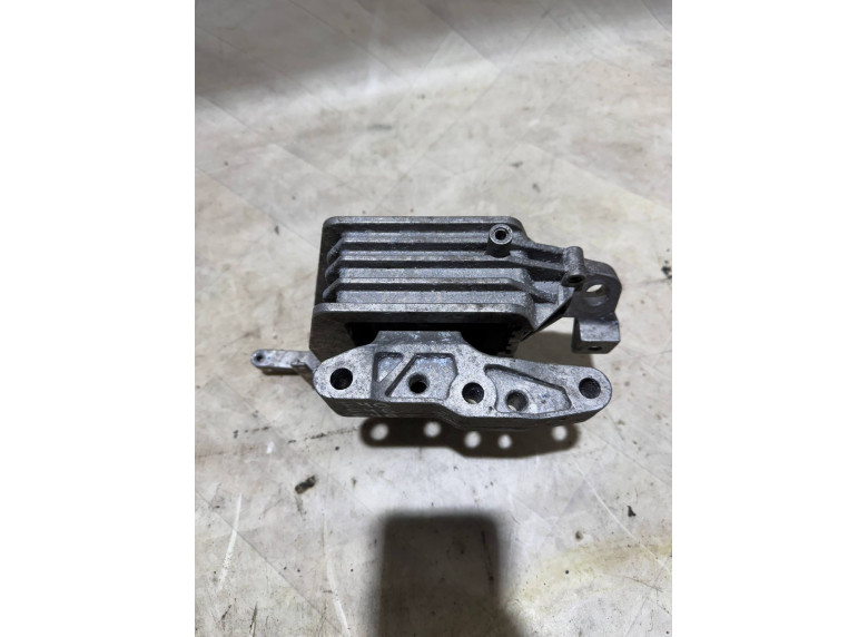 Подушка крепления двигателя к BMW 2 F45/F46, 2021г.