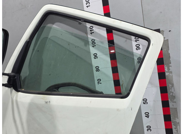 Стекло двери передней левой к Nissan Cabstar, 2015г.