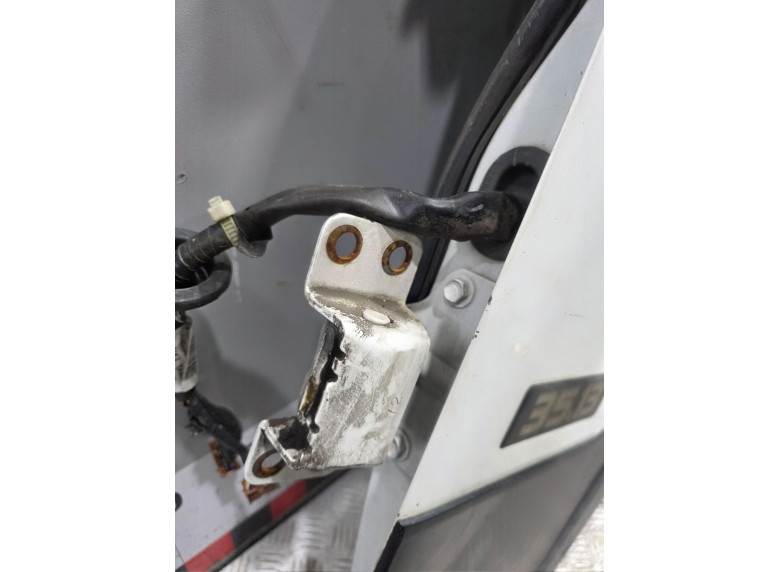 Петля двери передней левой к Nissan Cabstar, 2015г.