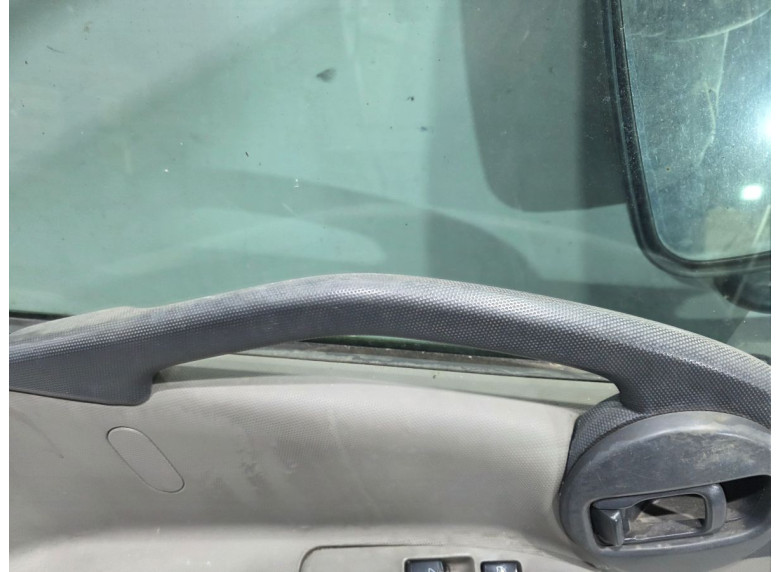 Ручка внутренняя передняя левая к Nissan Cabstar, 2015г.