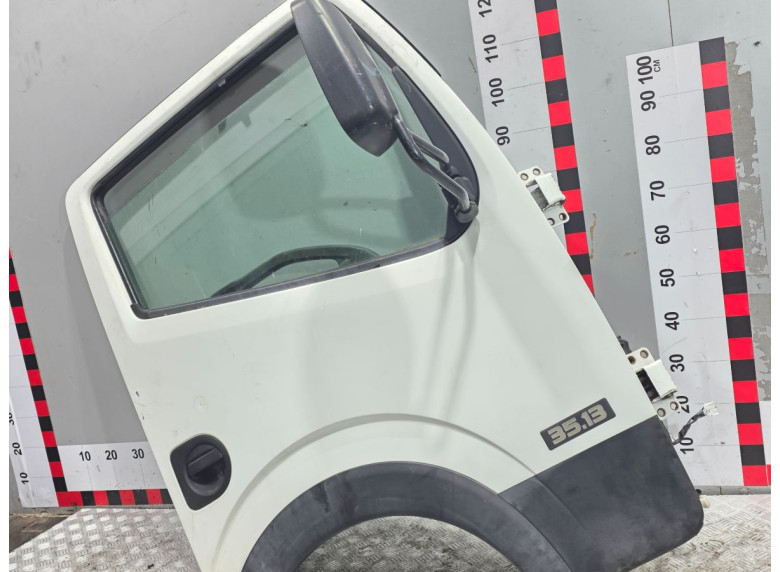 Замок двери передней правой к Nissan Cabstar, 2015г.