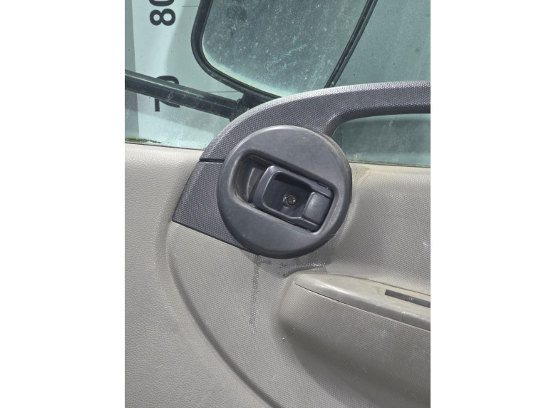 Ручка внутренняя передняя правая к Nissan Cabstar, 2015г.