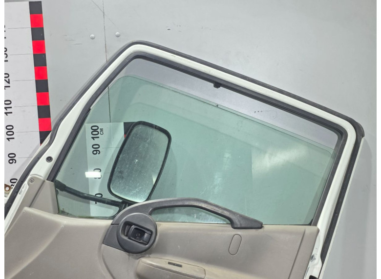 Стекло двери передней правой к Nissan Cabstar, 2015г.