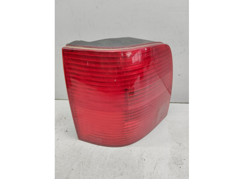 Фонарь задний левый к Volkswagen Passat, 1999г.