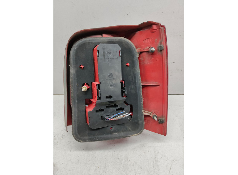 Фонарь задний левый к Volkswagen Passat, 1999г.