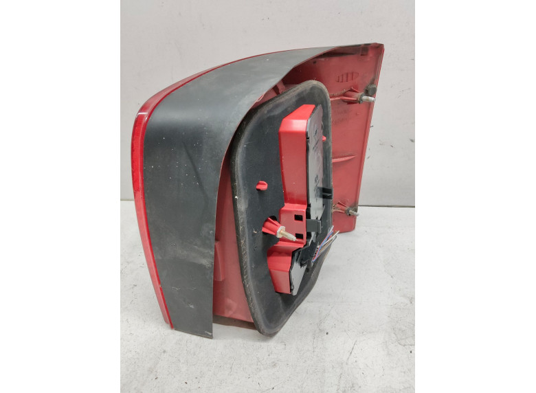 Фонарь задний левый к Volkswagen Passat, 1999г.