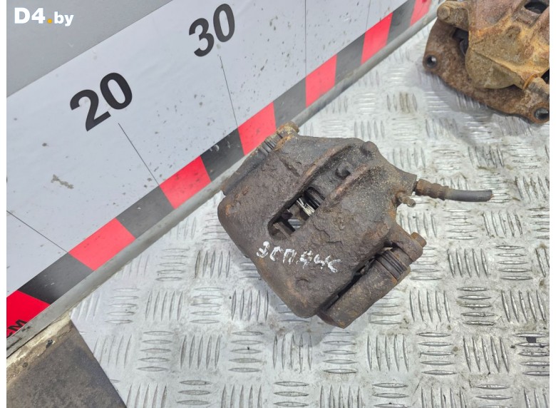 Суппорт передний левый к Renault Espace undefined г.